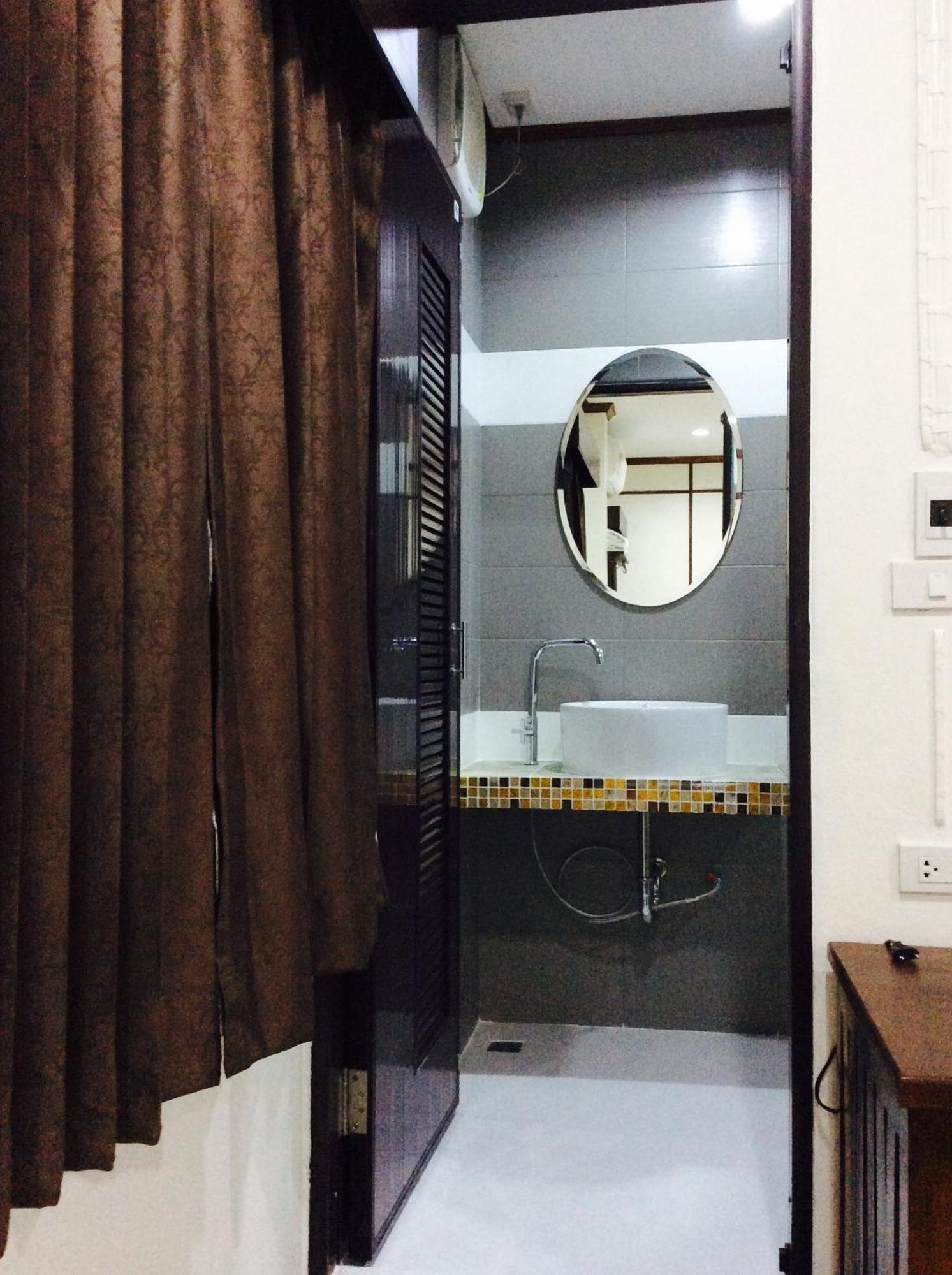 ホテル Ez ハウス スコタイ 部屋 写真